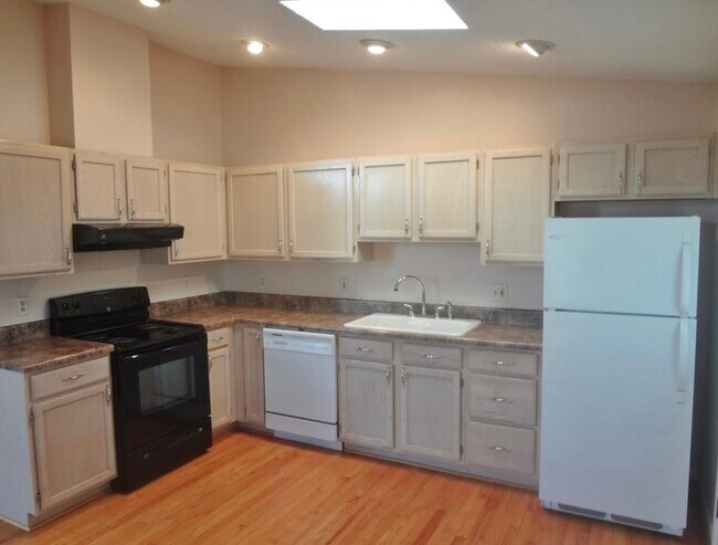 Photo - 1317 Goldfinch Dr