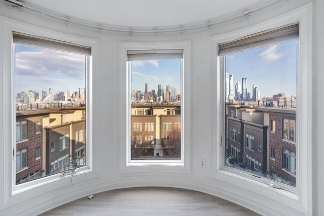 Building Photo - 34 Cambridge Wy