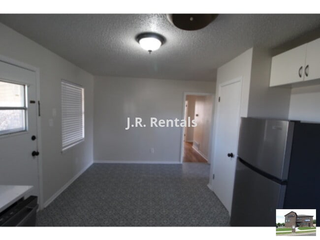 Photo - 1103 Robertson Ave