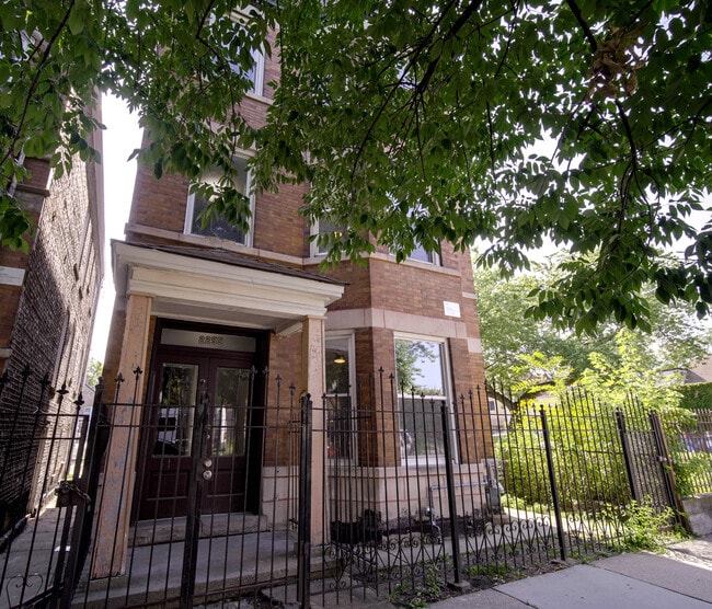 Building Photo - 2255 S Whipple St Unit 2 Rental
