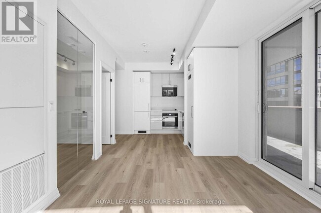 Photo - 280 Dundas St W Unit 504