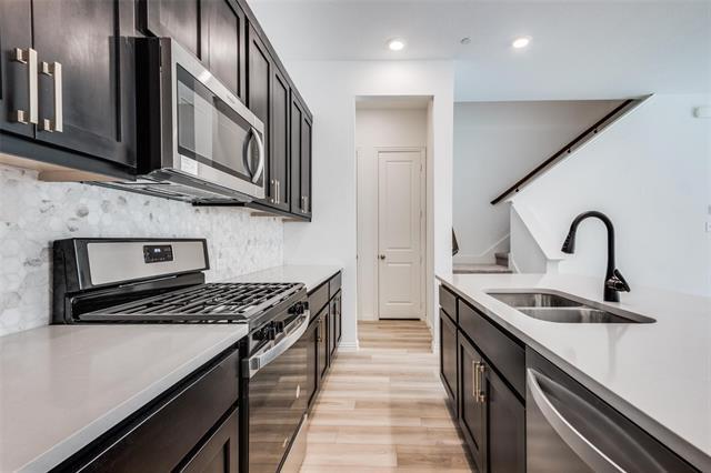 Photo - 9915 Schramm St