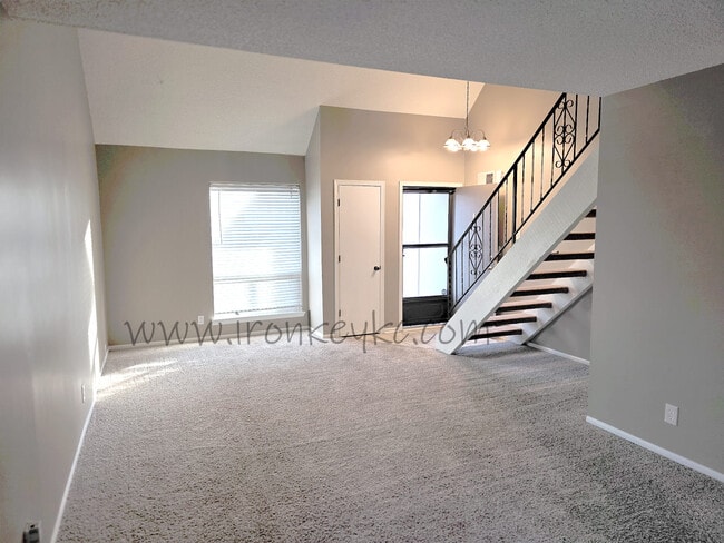 Photo - 10176 Haskins St