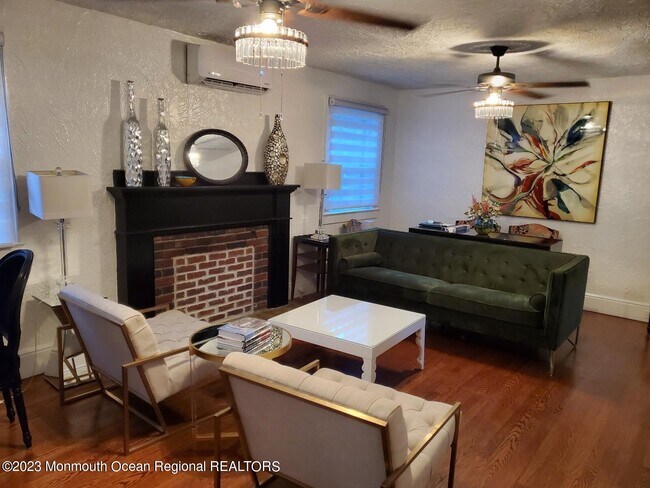 232 Jerome Ave