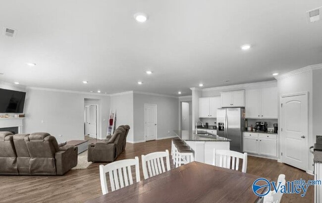 Photo - 123 Barn Trail Way