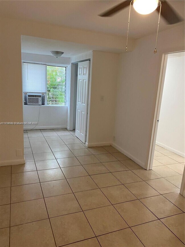 Photo - 2336 Taft St