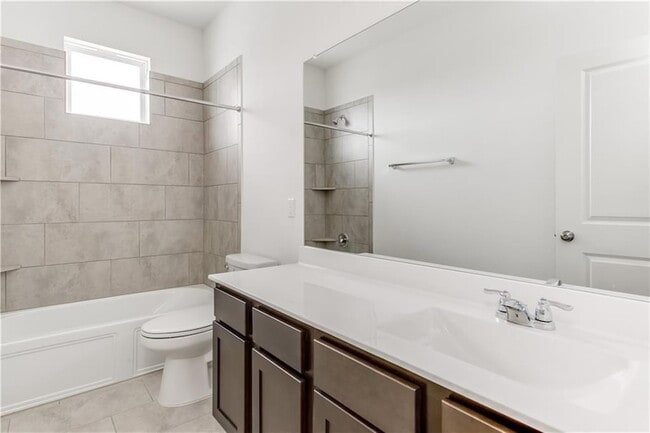 Photo - 712 Affazia Ln