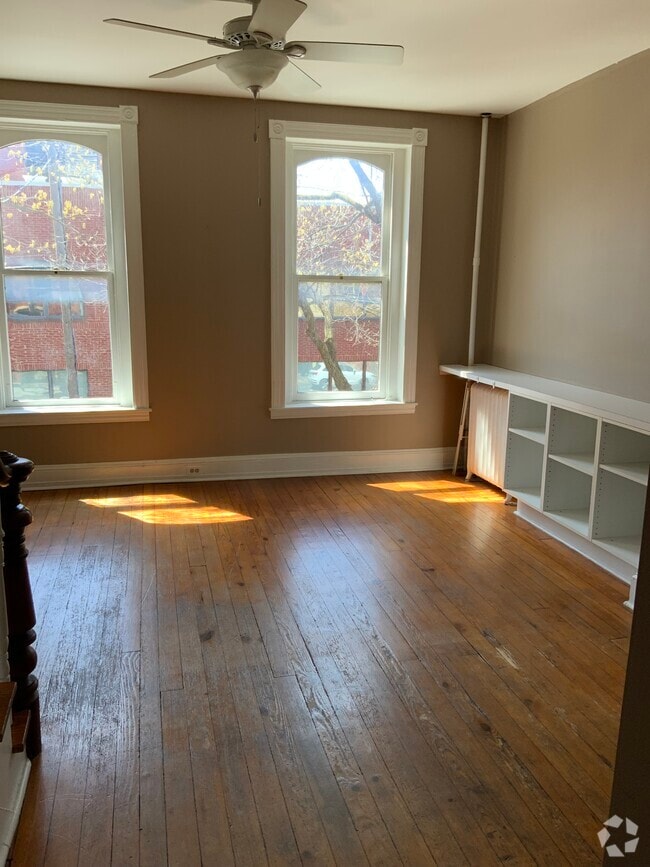 Building Photo - 113 E Patrick St Unit 113 East Patrick Street Rental