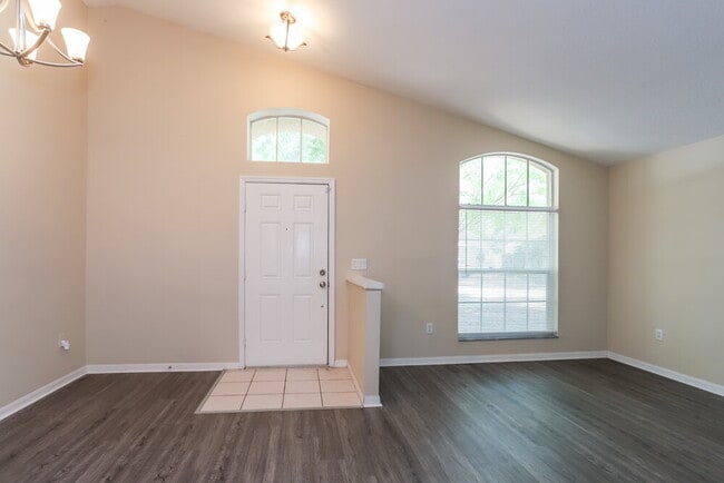 Photo - 733 Somerstone Dr