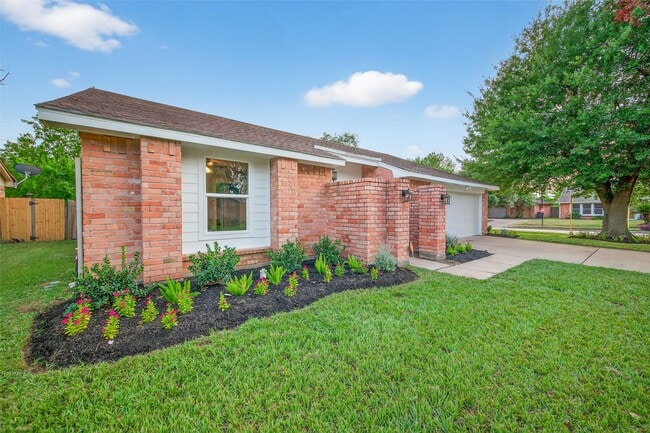 Photo - 19543 Quiet Brook Dr