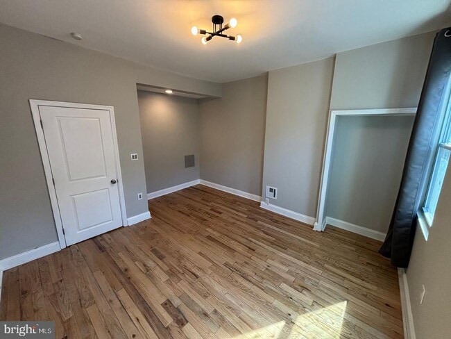 Photo - 1213 W William St