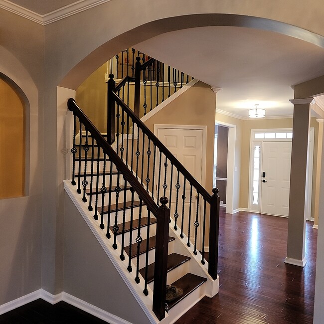 Photo - 807 Andora Way SW