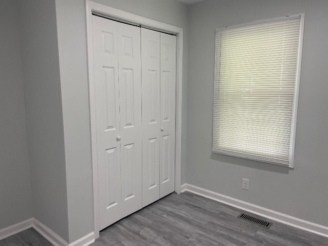 Photo - 306 W 13th St