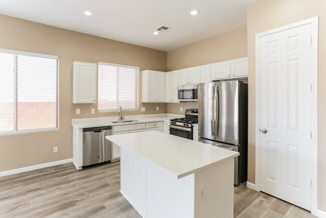 Photo - 5037 W Nancy Ln