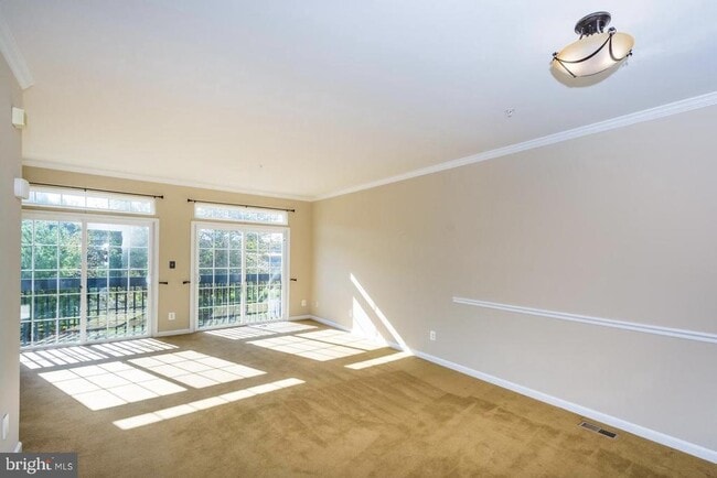 Building Photo - 1693 Mohegan Dr