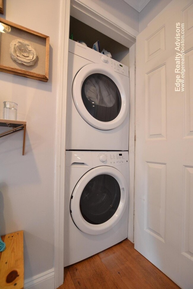 Photo - 140 Newton St Unidad 4