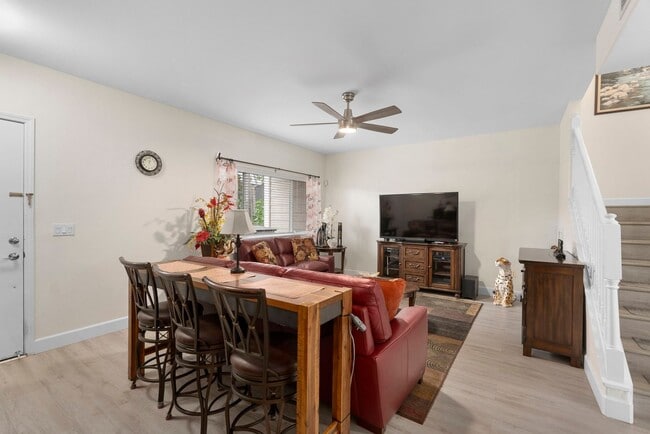 Photo - Sunsets, Shopping and Sights!