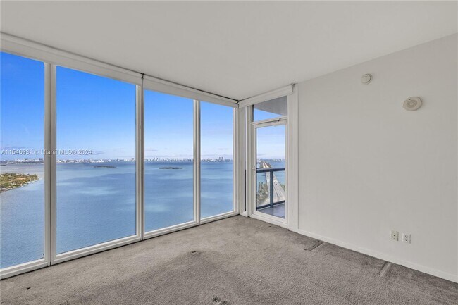 Photo - 601 NE 36th St