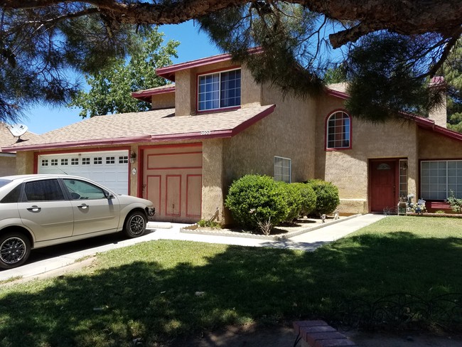 FRONT HOME - 3903 E Ave R12 Casa