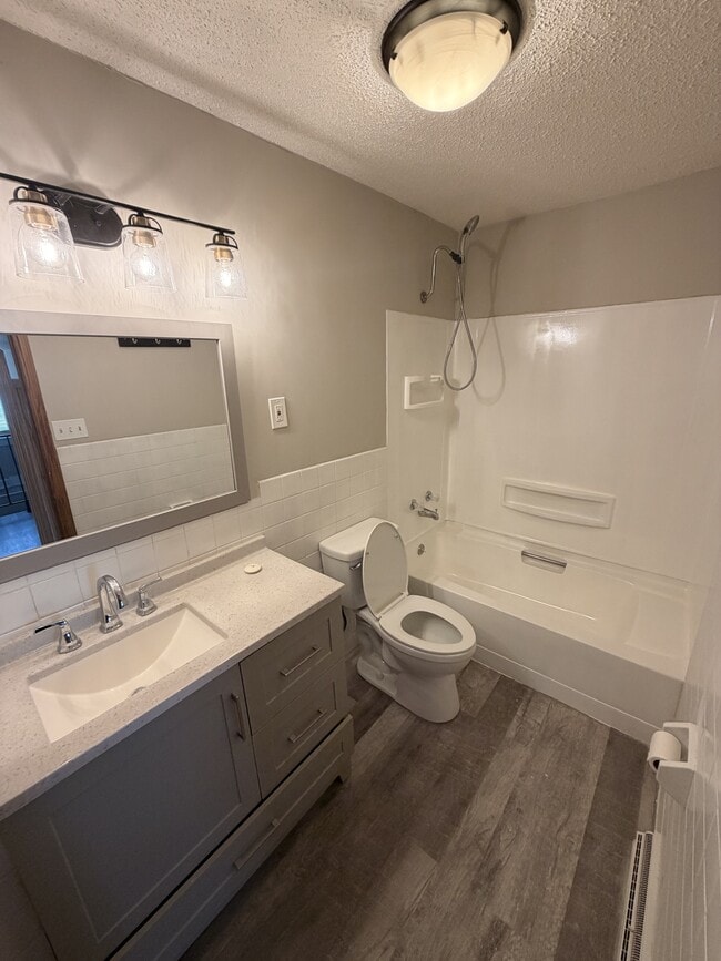 Photo - 6909 Lakeview Dr