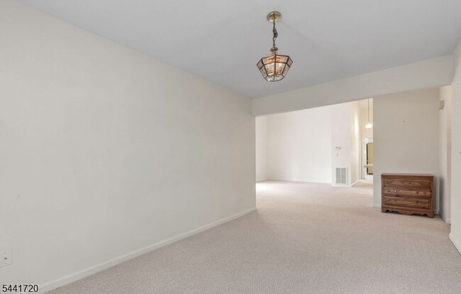 82 Smithfield Ct