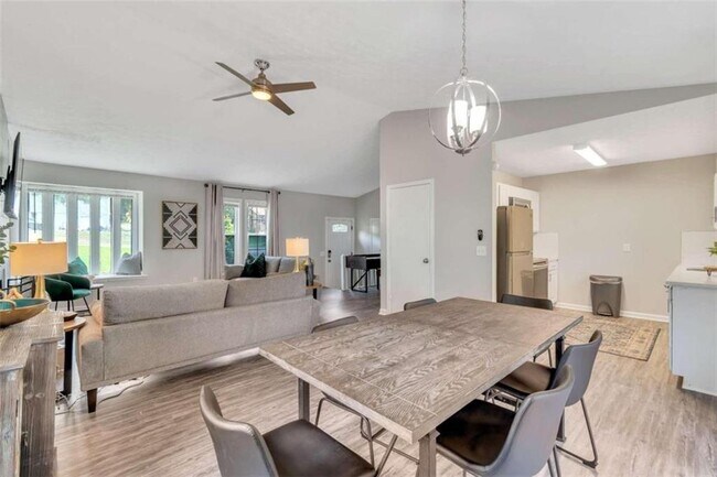 302 Hidden Ct
