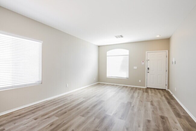 Photo - 1704 Mizzenmast Ave