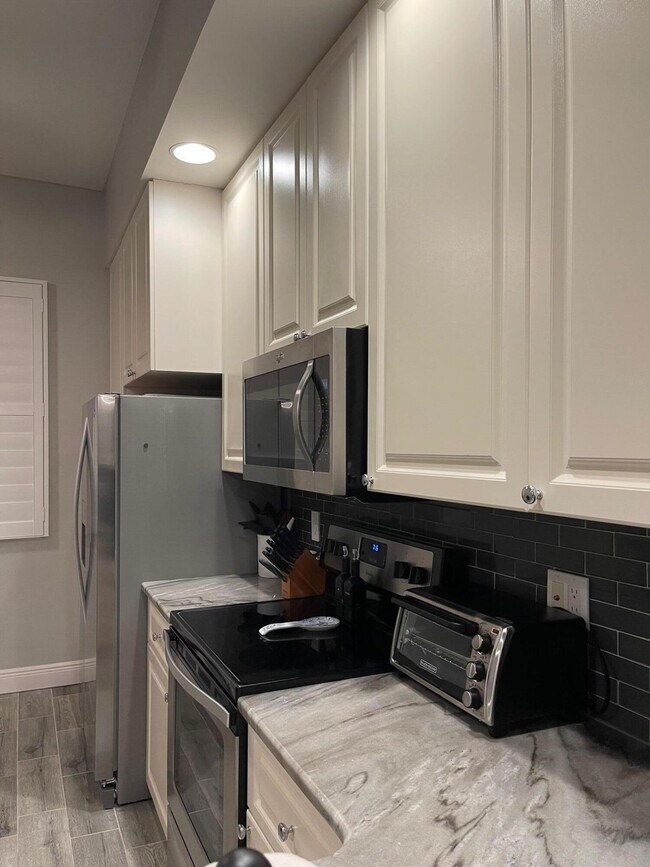 Photo - 16 Harbour Isle Dr W Unit 304