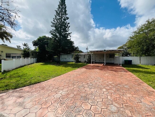 Photo - 1420 NE 203rd St