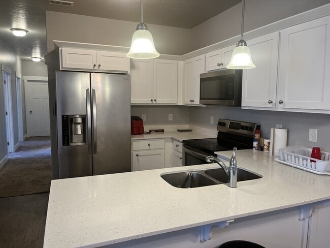 Photo - 371 W 785 N