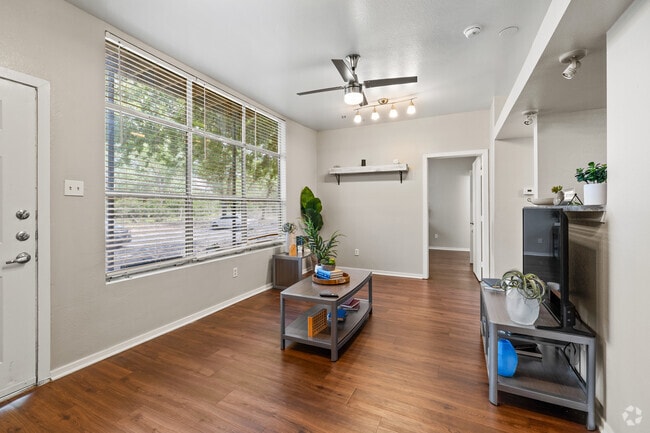 4BR, 4BA - 1,200SF - Living Room - The Social SMTX®