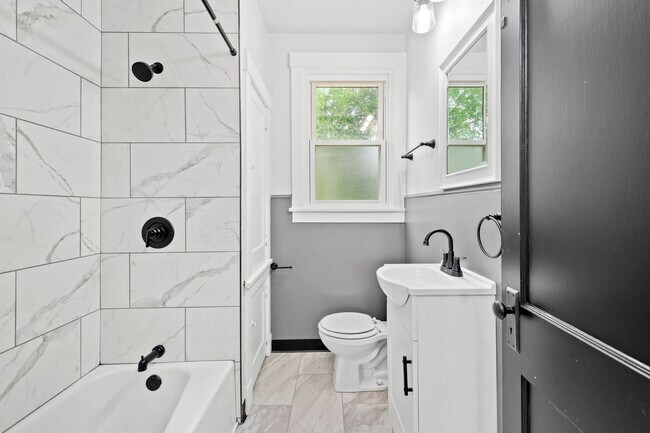 Photo - Spectacular 3 bedroom home in Carrick available June 15!