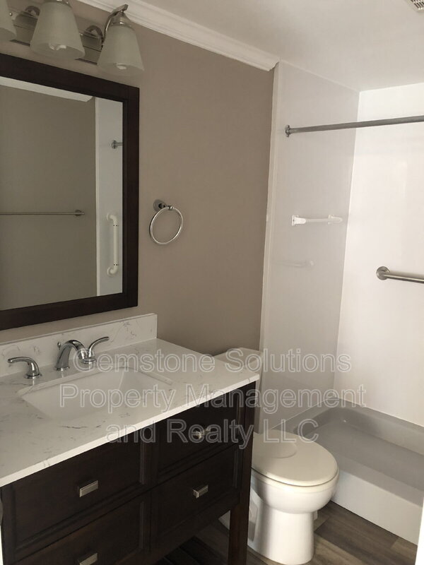 Photo - 1208 Granville Rd