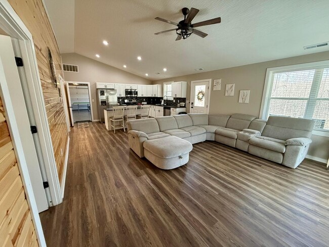 Photo - 813 Eaton Hollow Rd SW