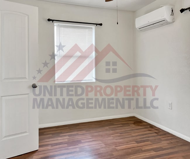 Photo - 506 W Tansill St Unit B