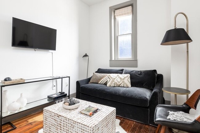 Photo - Dogtown Apartments