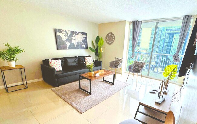 Photo - 1 SE 12th St Unit SI FL17-ID1022196P