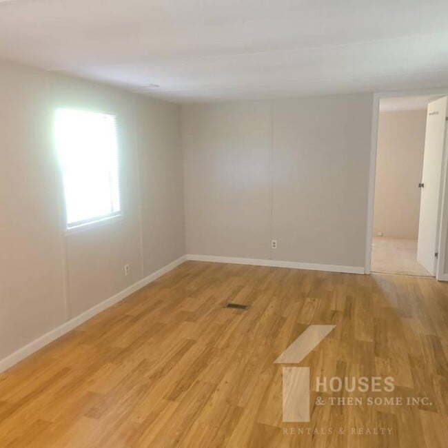 Photo - 130 Rooker Ln
