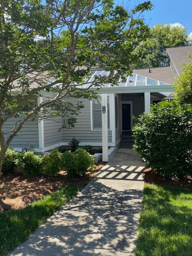 Building Photo - Spacious Chapel Hill Living with Resort-St... Rental