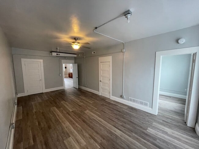 Photo - 2 Bedroom Apartment - 1510 1/2 Harrison St... Unit 1510 1/2 Harrison