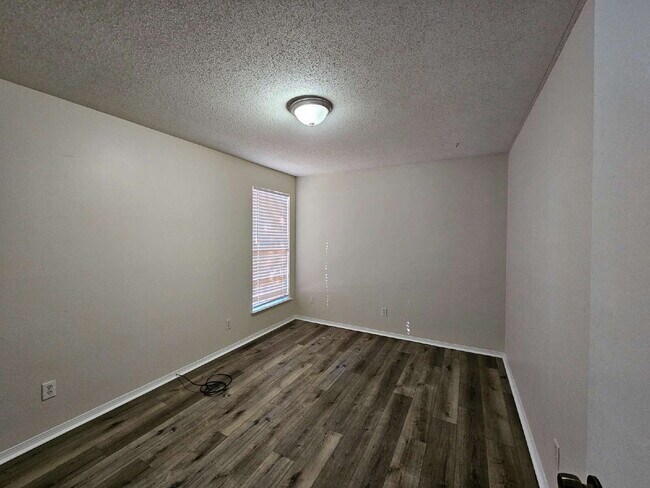 Photo - Spacious 3 Bedroom, 2 Bath Duplex in Northeast Pensacola Unit #A