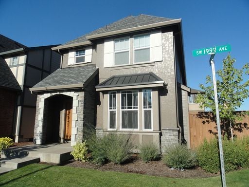 Beautiful 4 Bedroom Home Great Location - Beautiful 4 Bedroom Home Great Location