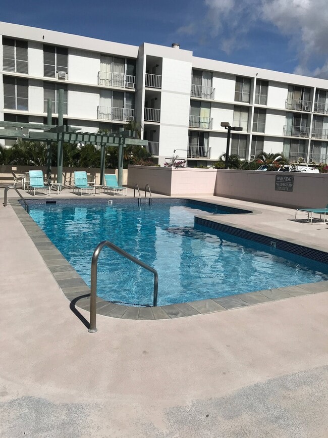 Photo - 2845 Waialae Ave