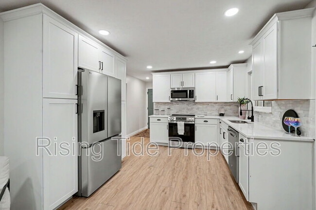 Photo - 2569 Richmar Dr