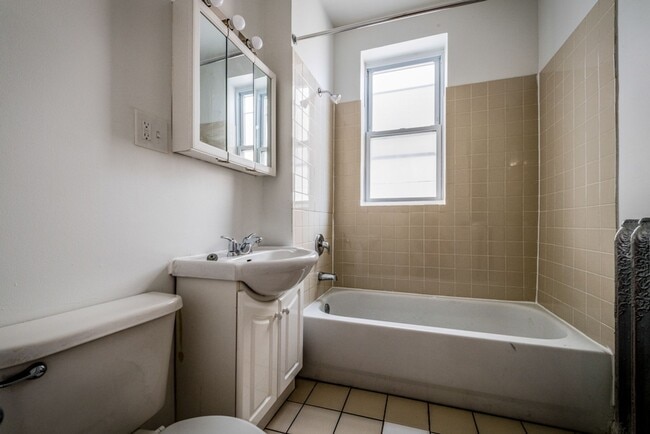 Photo - 6748 S Blackstone Ave. 1452-56 E 68th Chicago, IL 60637