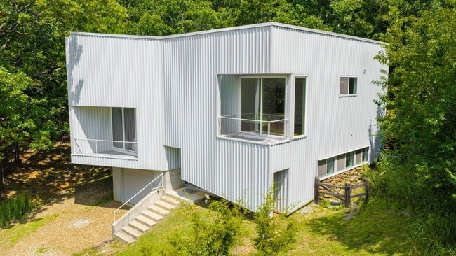 1124 Heath Dr