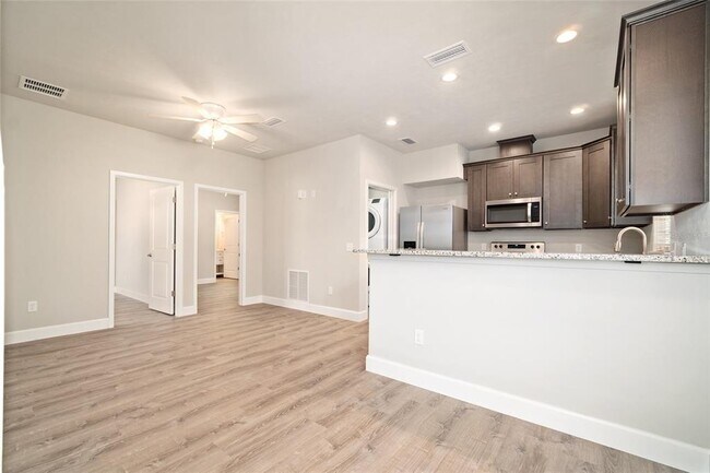 Photo - 622 NW 3rd Ave