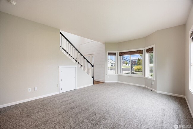 Photo - 4 bed, 3.5 bath home in cul-de-sac