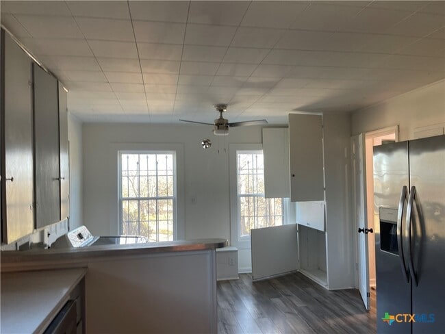 Photo - 111 W Fowler Ave