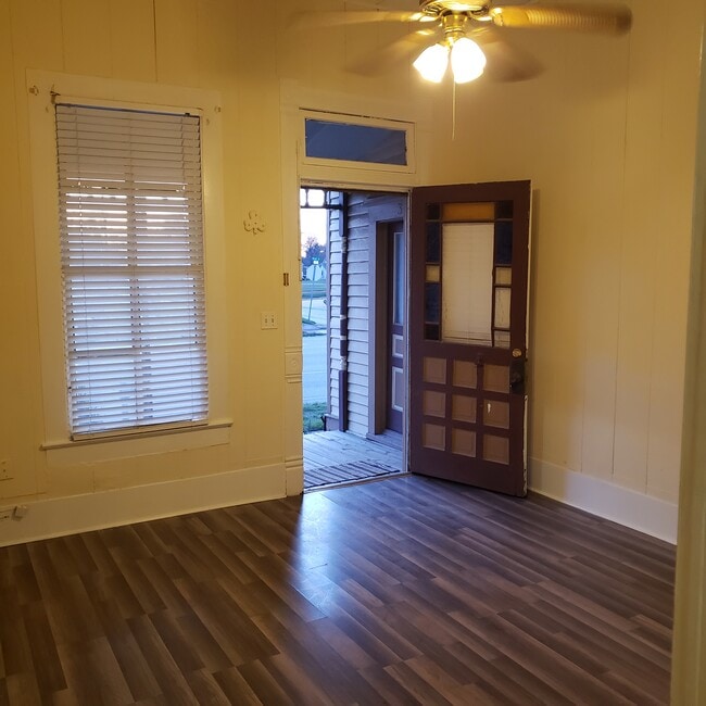 Photo - 716 N Main St Unit 1